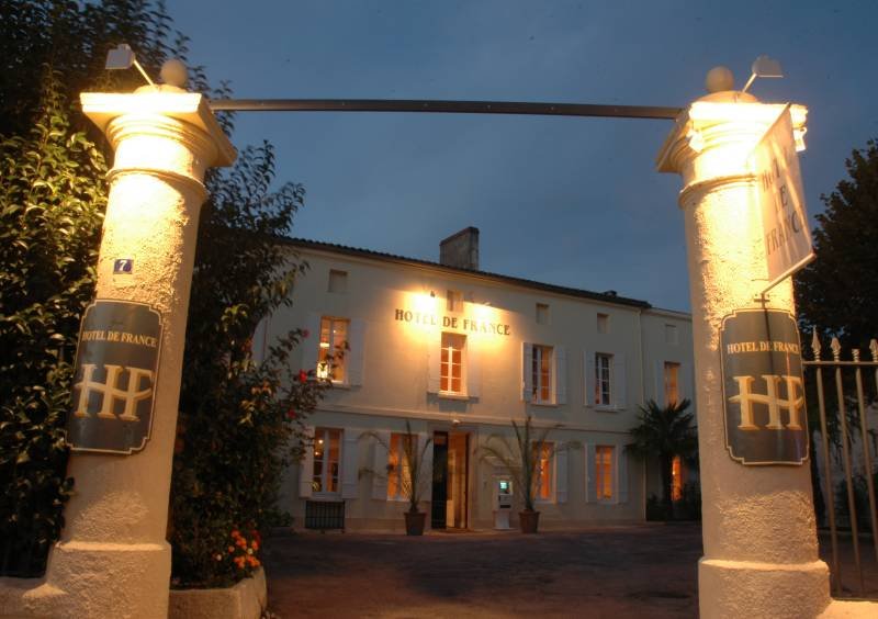 hotel de france facade